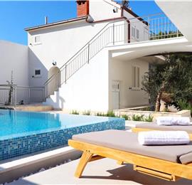 6 Bedroom Beachfront Villa with Heated Pool near Vela Luka on Korcula Island, Sleep 12
